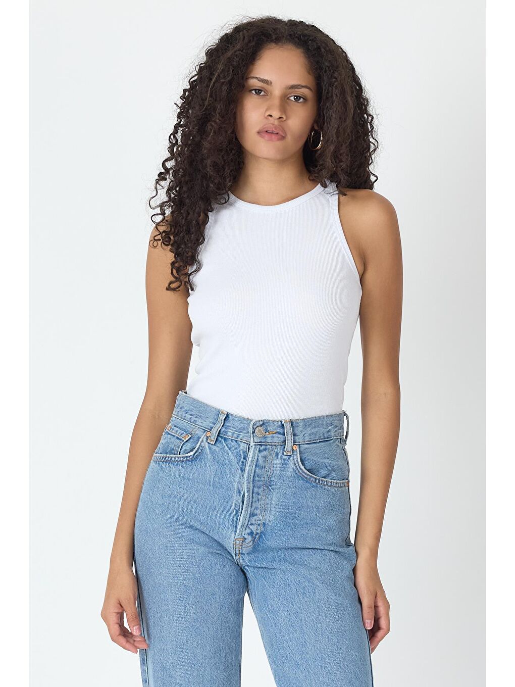 Fitilli Regular Fit Normal Kalıp Beyaz Bisiklet Yaka Sıfır Kol Pamuklu Kadın Atlet-5