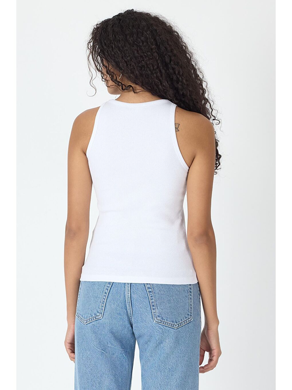 Fitilli Regular Fit Normal Kalıp Beyaz Bisiklet Yaka Sıfır Kol Pamuklu Kadın Atlet-6