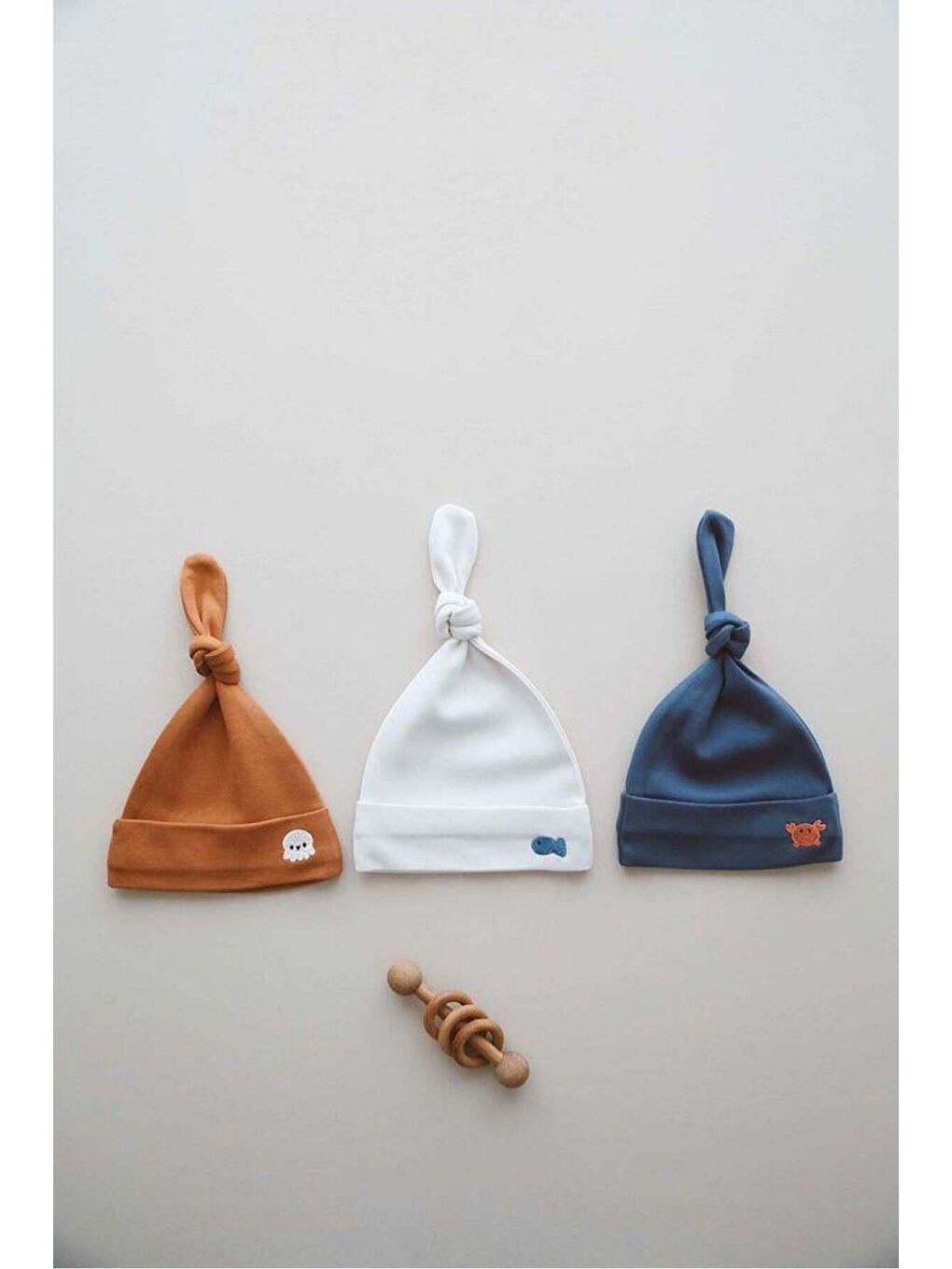 Bej 3lü Yenidoğan Nakışlı Şapka Model 4-1