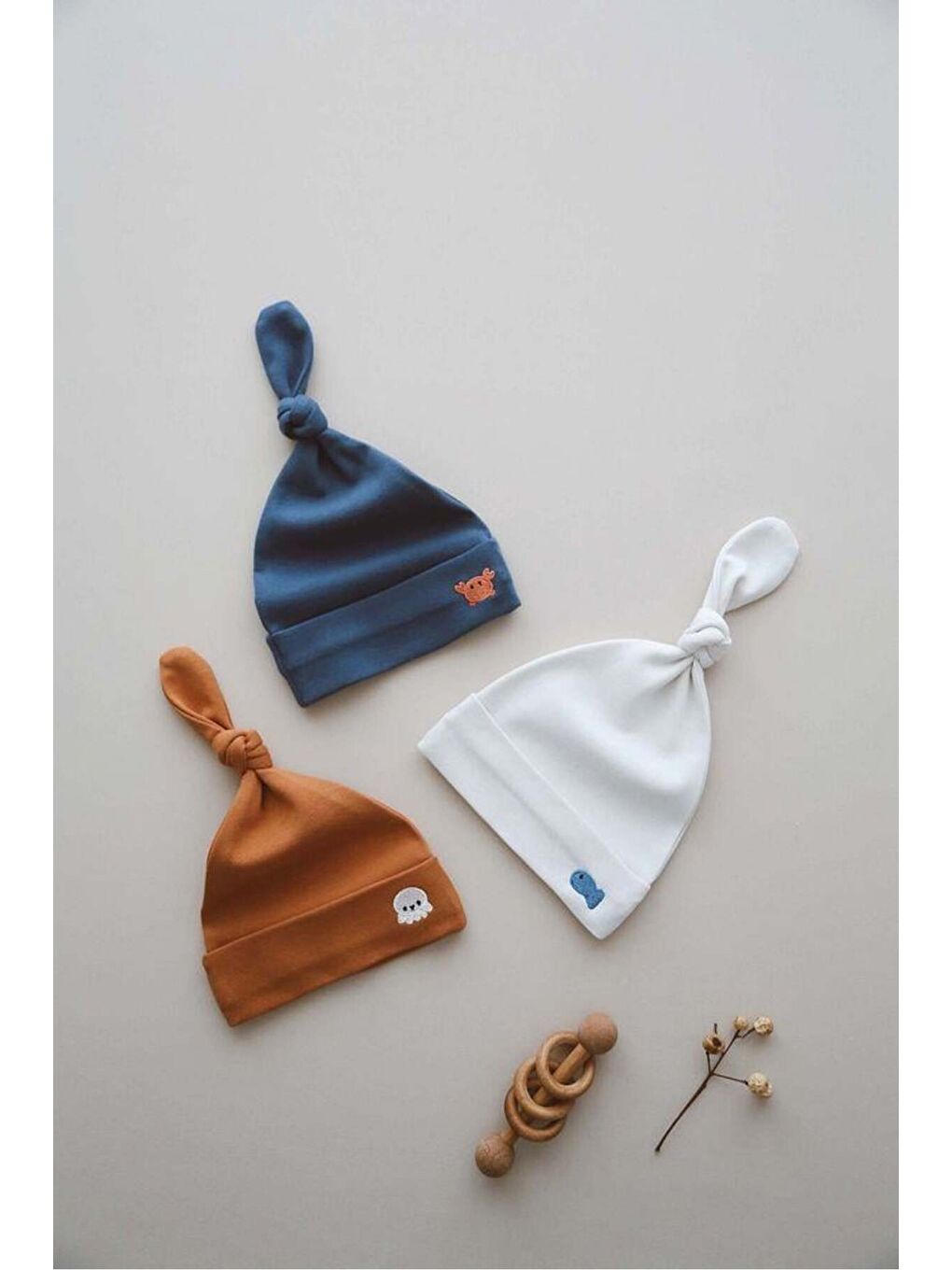 Bej 3lü Yenidoğan Nakışlı Şapka Model 4-2