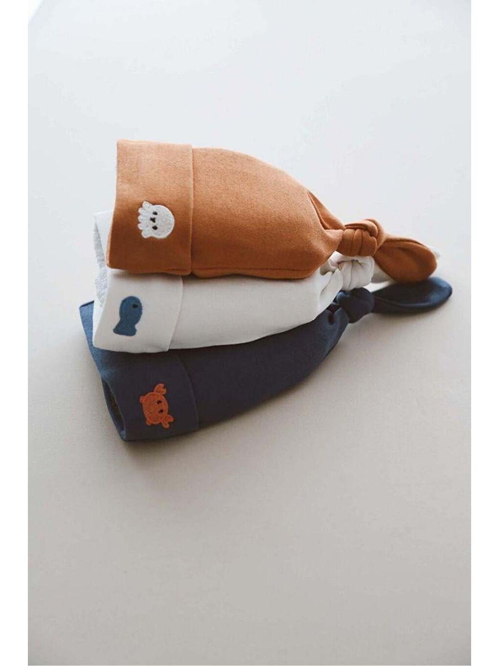 Bej 3lü Yenidoğan Nakışlı Şapka Model 4-7