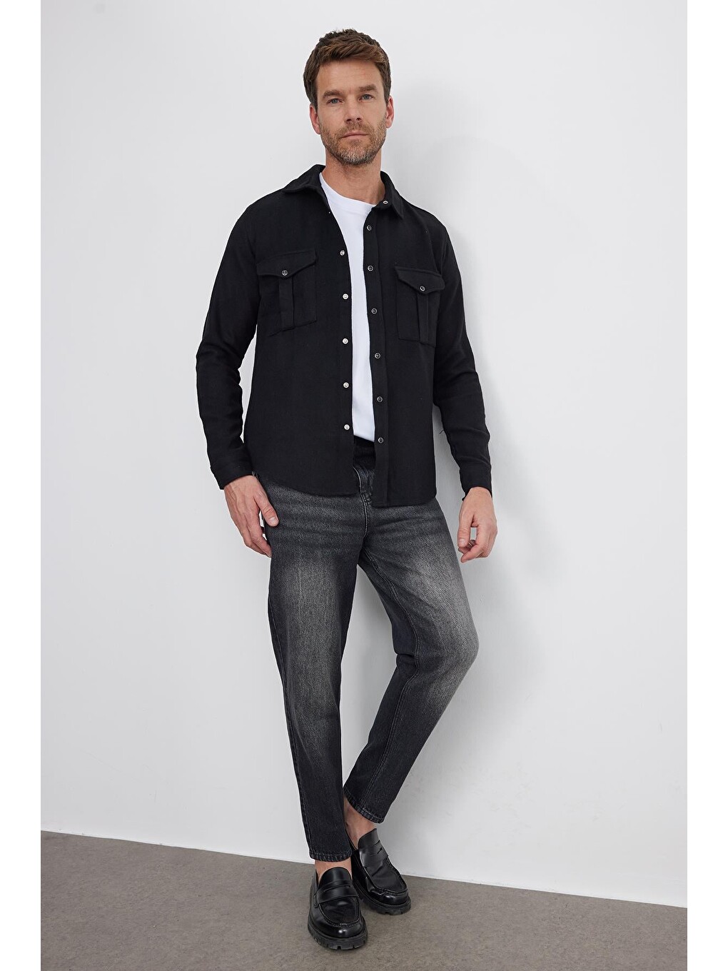 Slim Fit Uzun Kollu Kışlık Oduncu Çift Cep Kapaklı Düz Unisex Siyah Gömlek-4