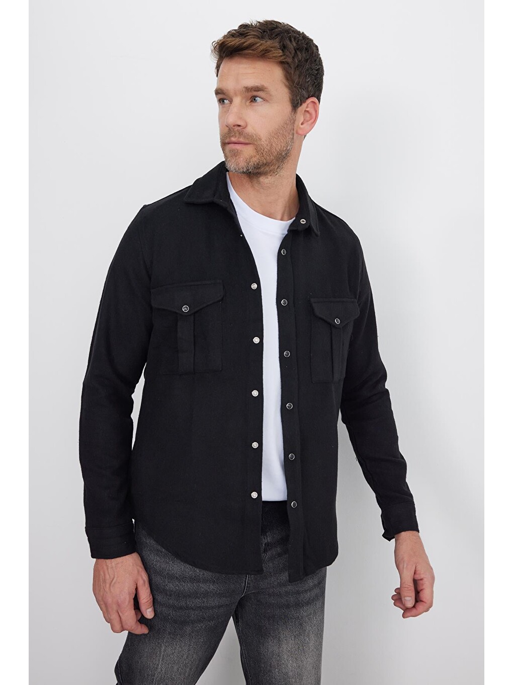 Slim Fit Uzun Kollu Kışlık Oduncu Çift Cep Kapaklı Düz Unisex Siyah Gömlek-6