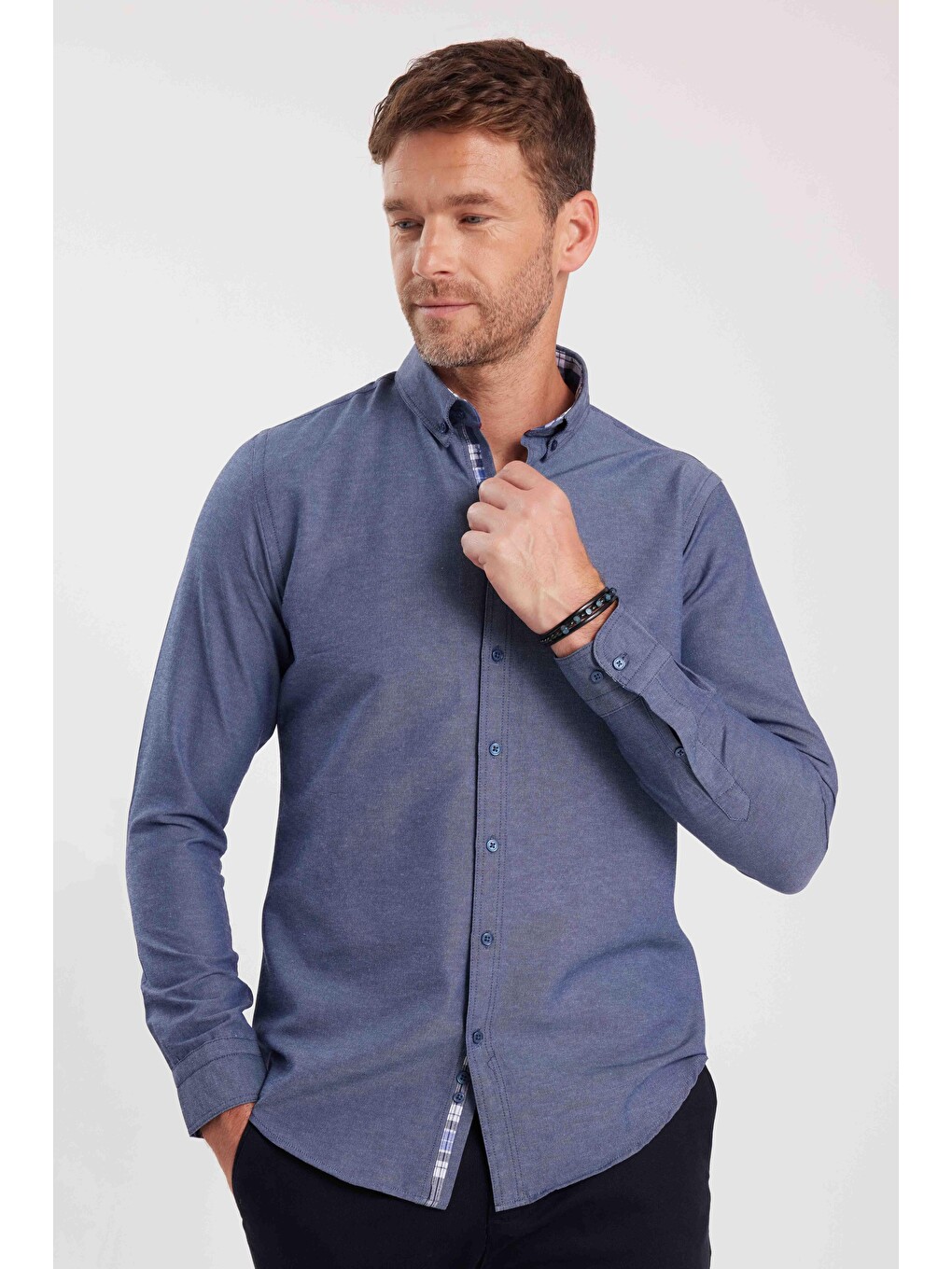 Erkek Slim Fit Dar Kesim Uzun Kollu Pamuklu Oxford Doku Lacivert Düğmeli Yaka Gömlek-1