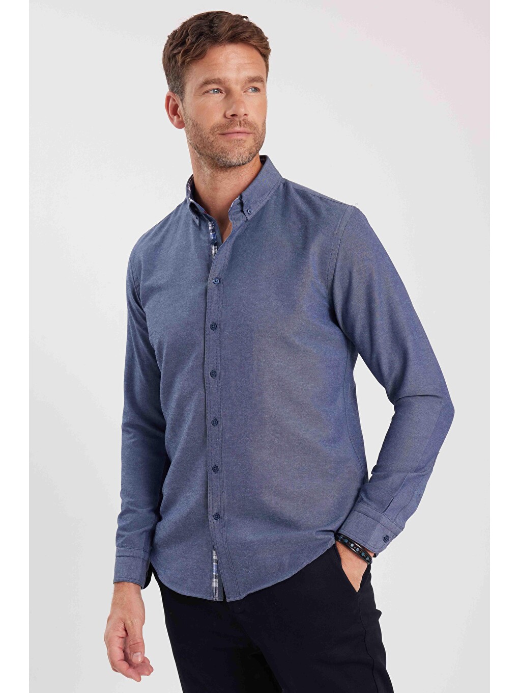 Erkek Slim Fit Dar Kesim Uzun Kollu Pamuklu Oxford Doku Lacivert Düğmeli Yaka Gömlek-3