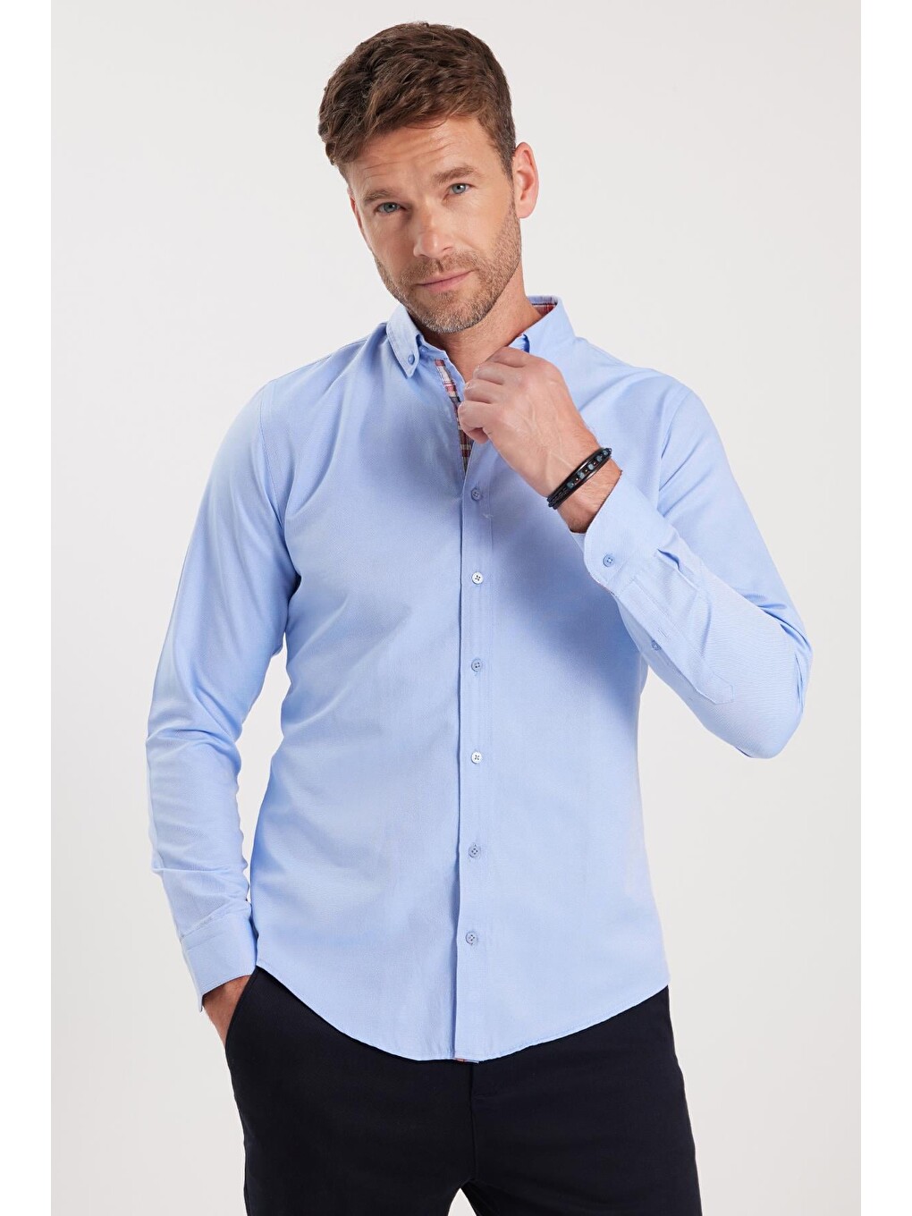 Erkek Slim Fit Dar Kesim Uzun Kollu Pamuklu Oxford Doku Kolay Ütülenebilir Mavi Düğmeli Yaka Gömlek
