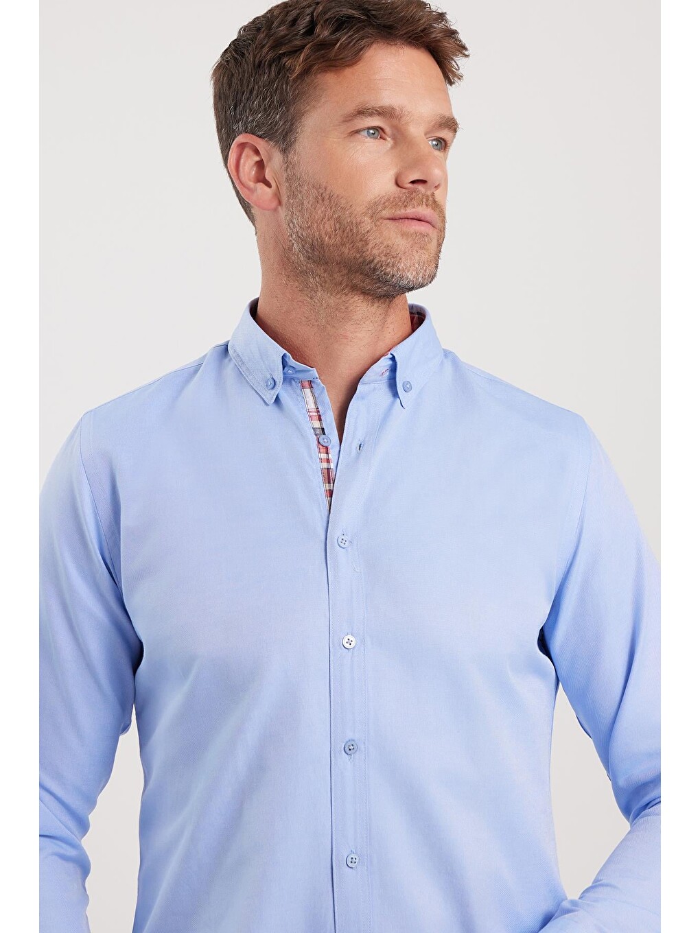 Erkek Slim Fit Dar Kesim Uzun Kollu Pamuklu Oxford Doku Kolay Ütülenebilir Mavi Düğmeli Yaka Gömlek-1