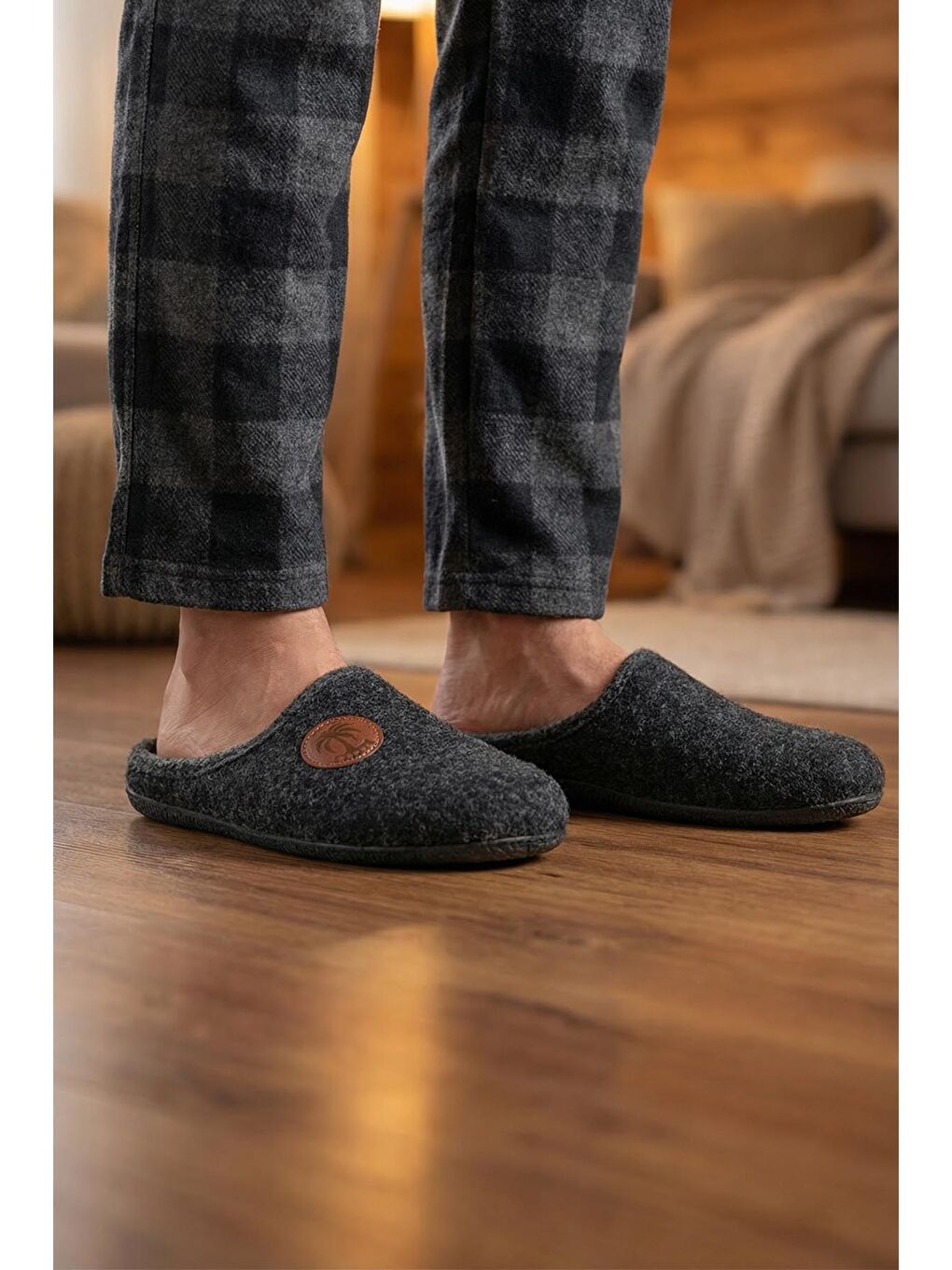 Siyah Erkek Kışlık Keçe Çıkarılabilir İç Taban Rahat Ev Bahçe Gondol Terlik