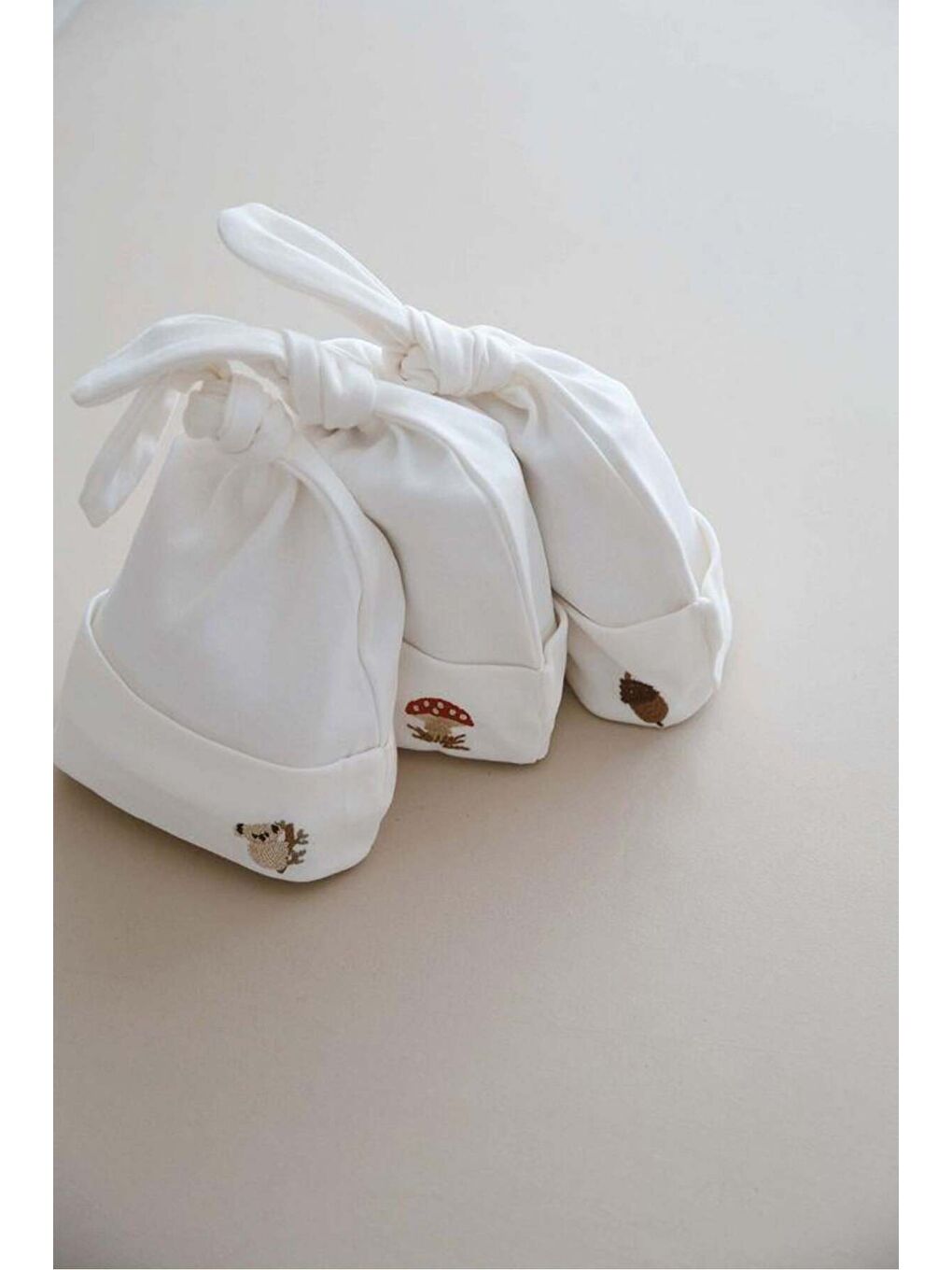 Beyaz 3lü Yenidoğan Nakışlı Şapka Model 1-7