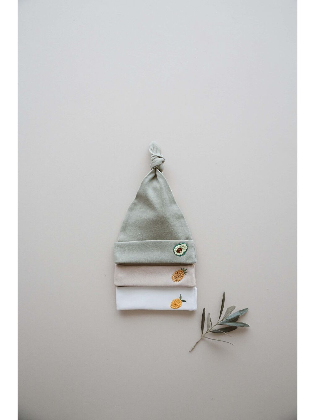 Bej 3lü Yenidoğan Nakışlı Şapka Model 3-8