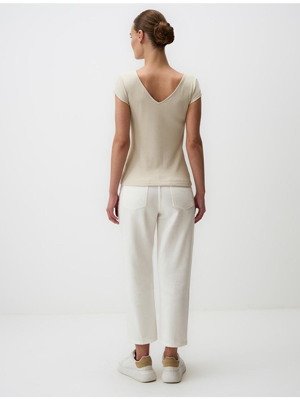 Bej Taş Dar Kesim Kısa Kollu U Yaka Basic Bluz-5