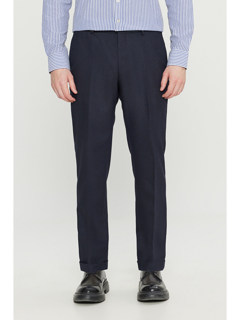 Erkek Lacivert Slim Fit Dar Kesim Gizli Lasiktli Yan Cepli Esnek Klasik Pantolon