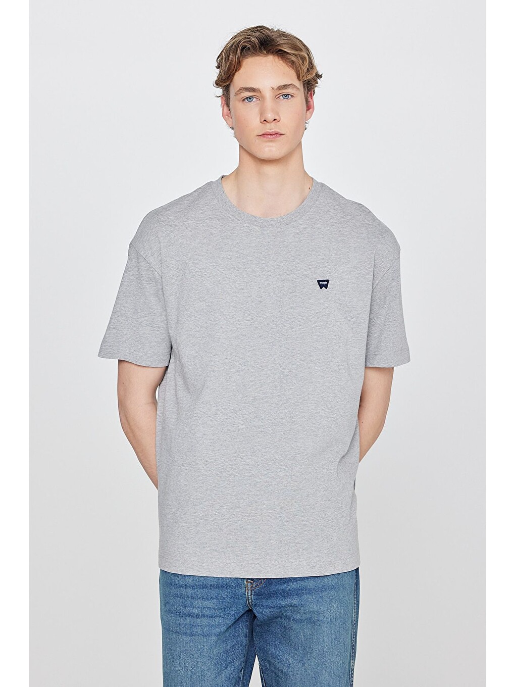 Gri %100 Pamuk Relaxed Fit Rahat Kesim Bisiklet Yaka Logo Detaylı Tişört-1