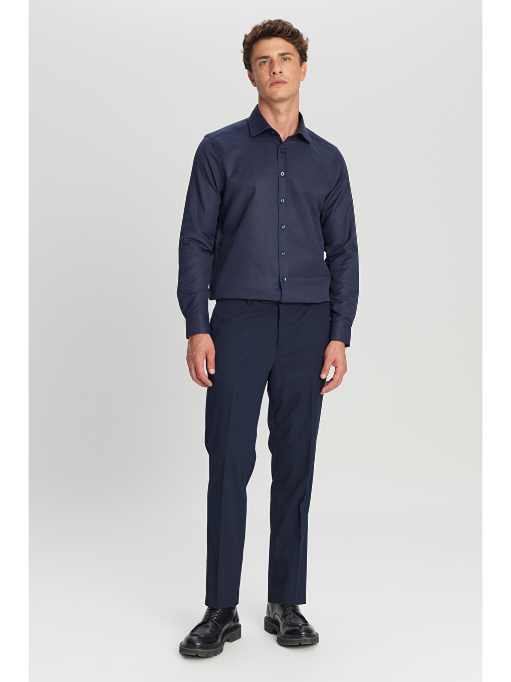 Erkek Lacivert Pamuklu Slim Fit Dar Kesim Klasik Yaka Armürlü Gömlek-1
