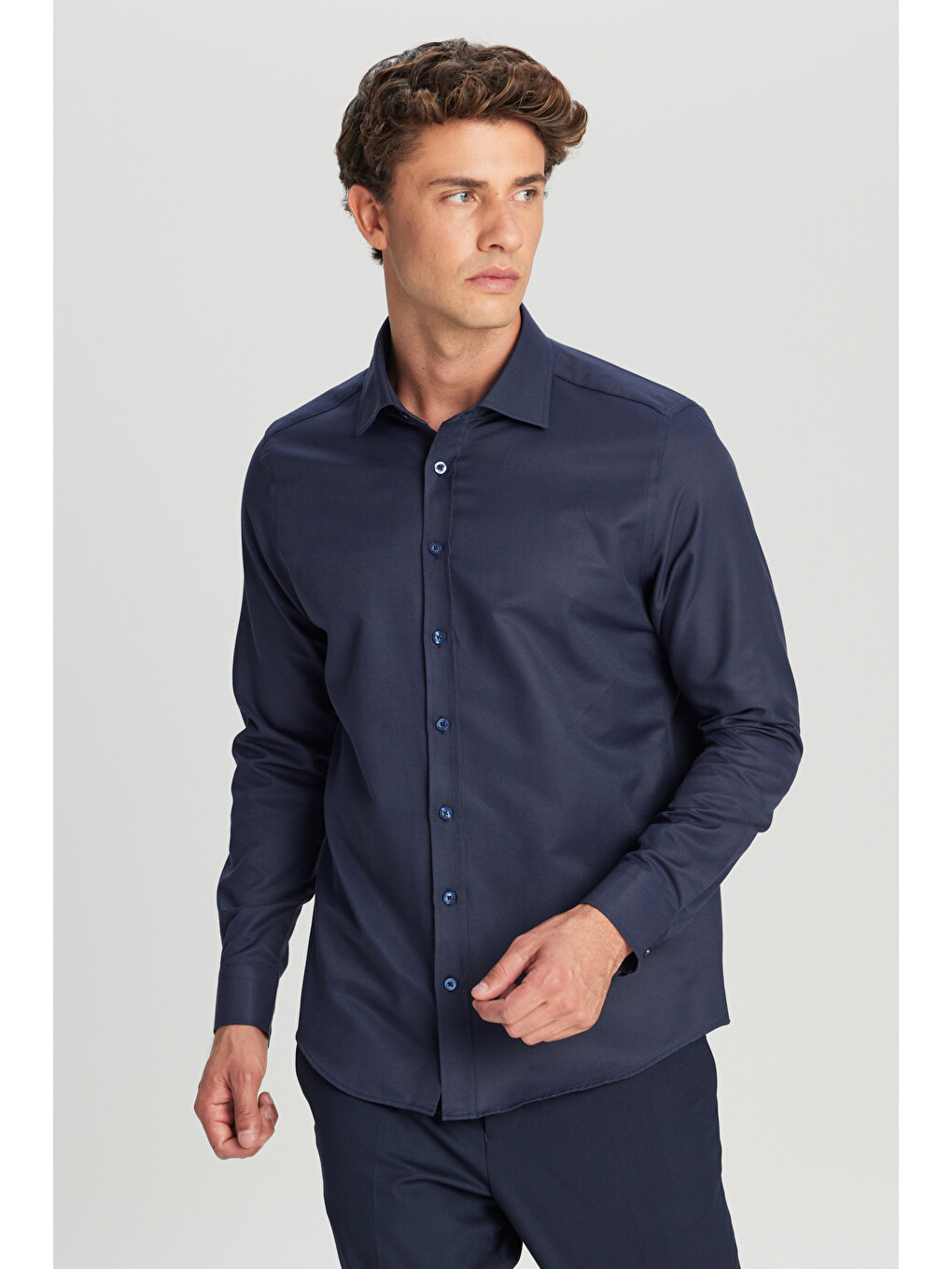 Erkek Lacivert Pamuklu Slim Fit Dar Kesim Klasik Yaka Armürlü Gömlek-2