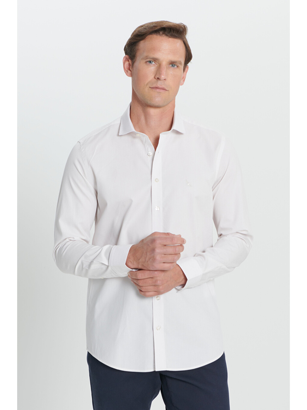 Erkek Bej Slim Fit Dar Kesim Küçük İtalyan Yaka Armürlü Gömlek-2