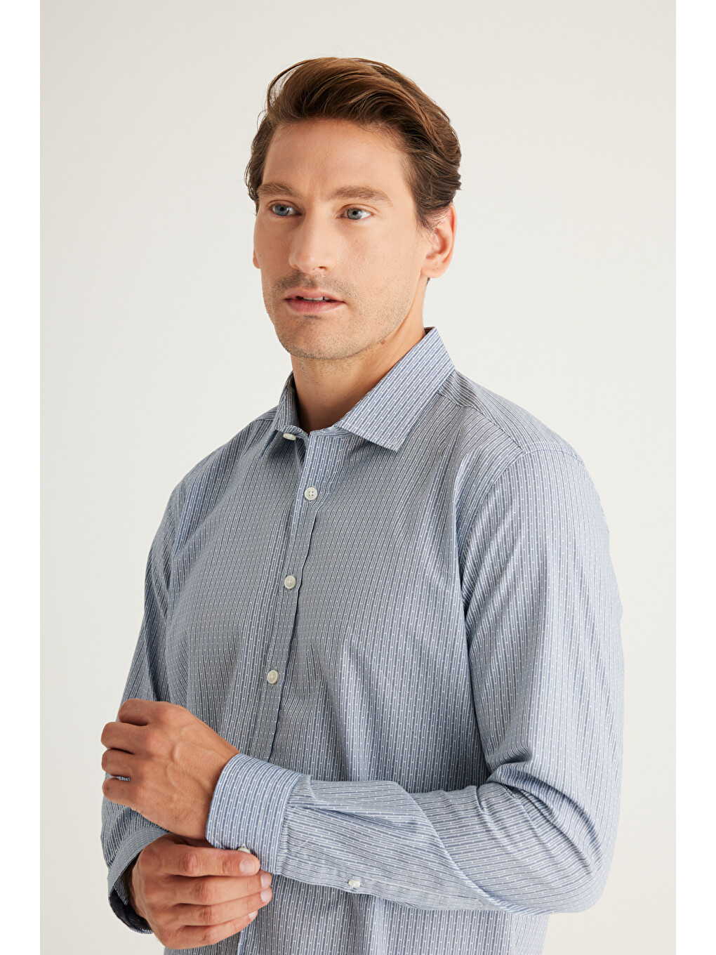 Erkek Beyaz-lacivert Slim Fit Dar Kesim Klasik Yaka %100 Pamuk Baskılı Gömlek-2
