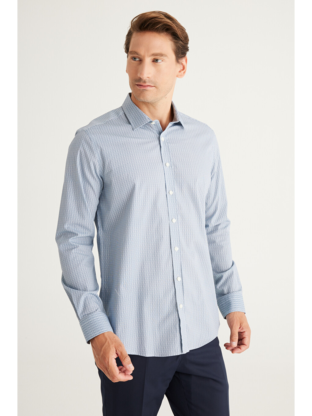 Erkek Beyaz-lacivert Slim Fit Dar Kesim Klasik Yaka %100 Pamuk Baskılı Gömlek-4