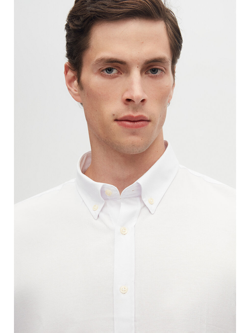 Slim Fit Beyaz Armürlü Düğmeli Yaka Pamuklu Gömlek-3