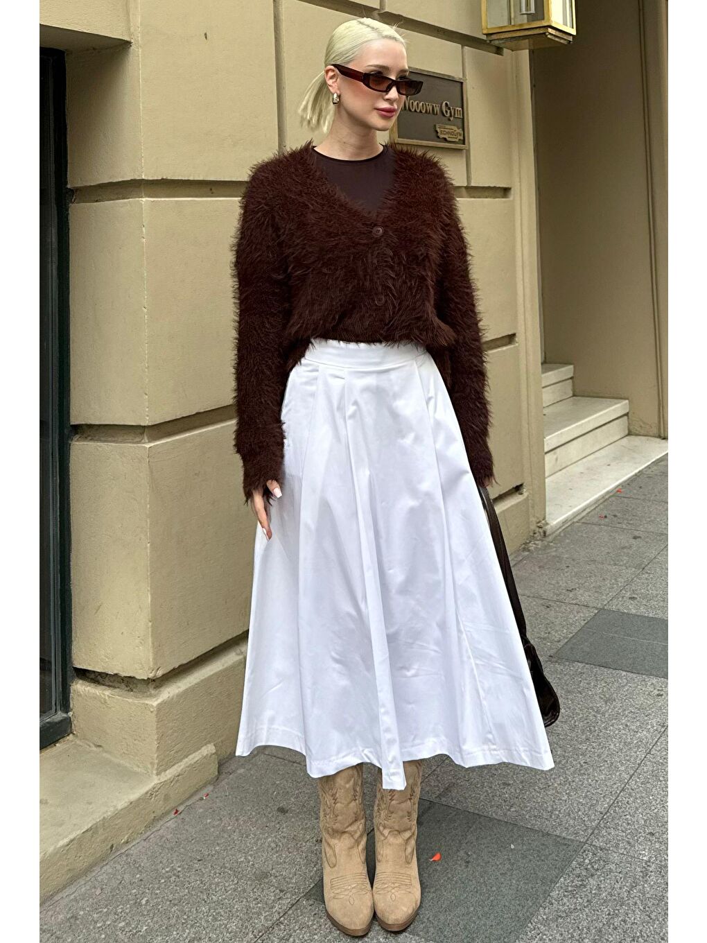 Beyaz Pileli Cepli Kadın Midi Boy Etek Mg2536