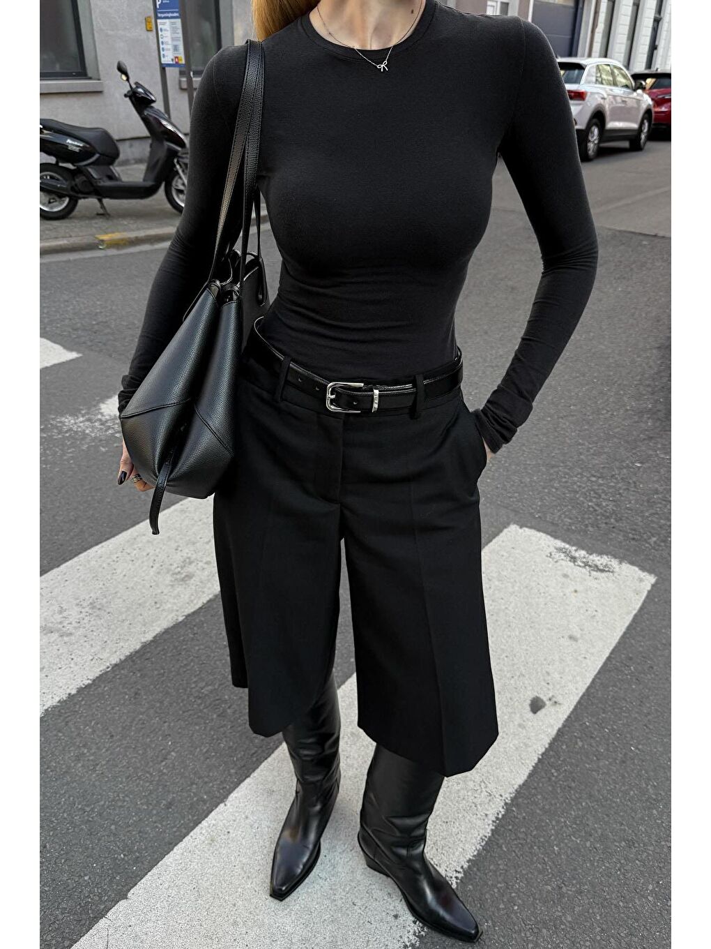 Siyah Pileli Kadın Bermuda Şort Mg2483-2