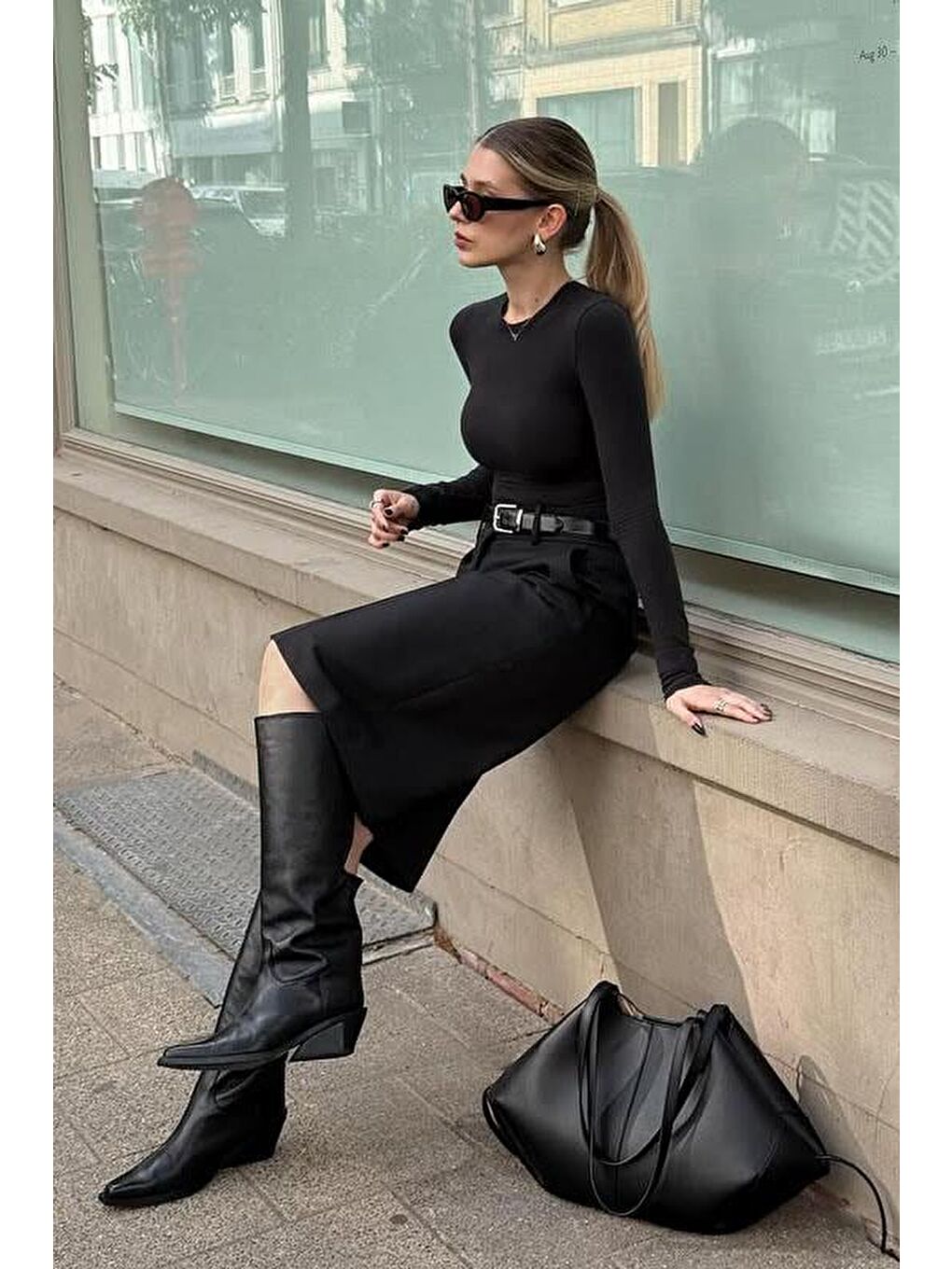 Siyah Pileli Kadın Bermuda Şort Mg2483-11