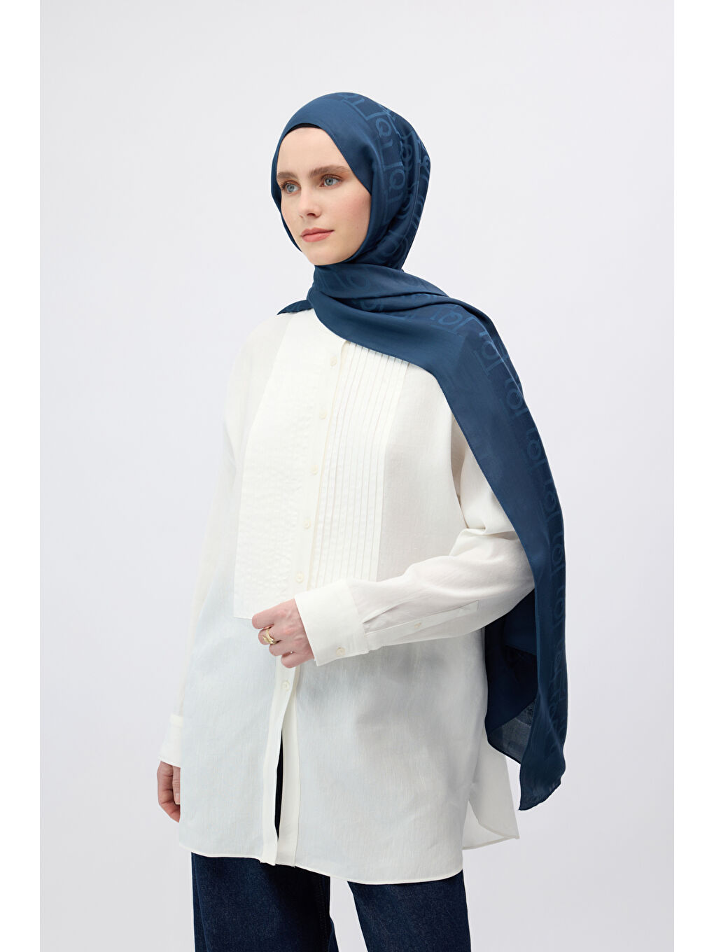 İpek Jakar Monogram Şal Lacivert-3