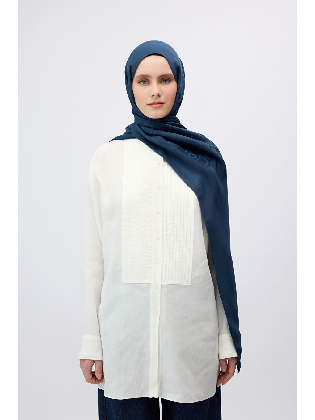 İpek Jakar Monogram Şal Lacivert-4