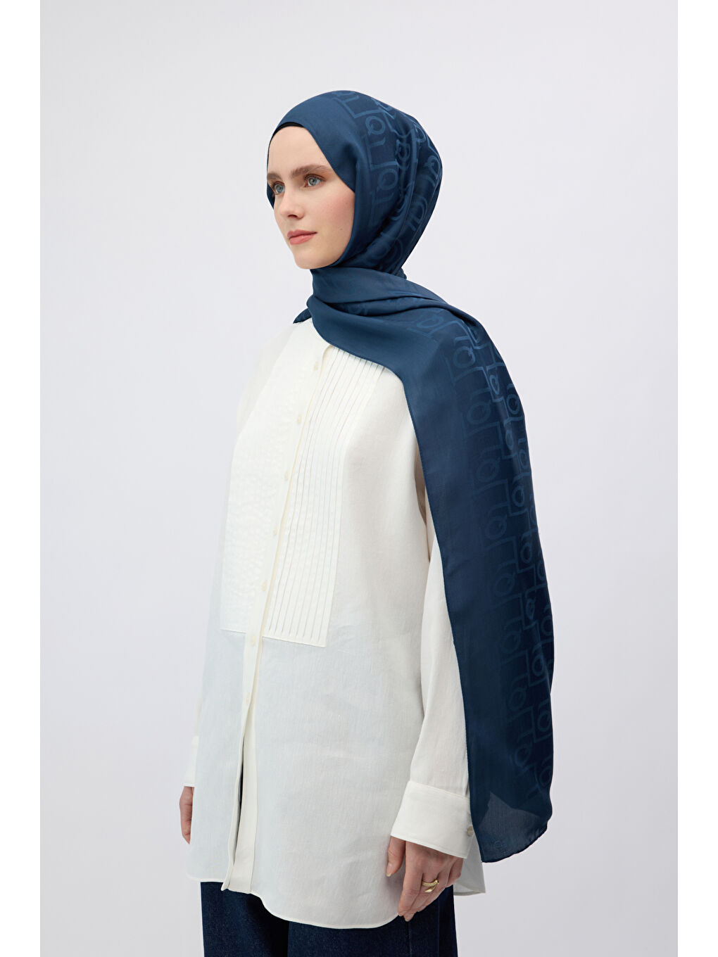 İpek Jakar Monogram Şal Lacivert-5