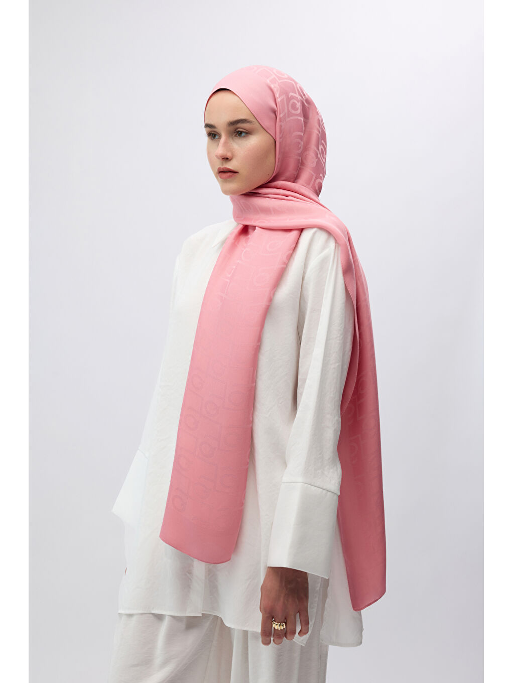 İpek Jakar Monogram Şal Pembe-4