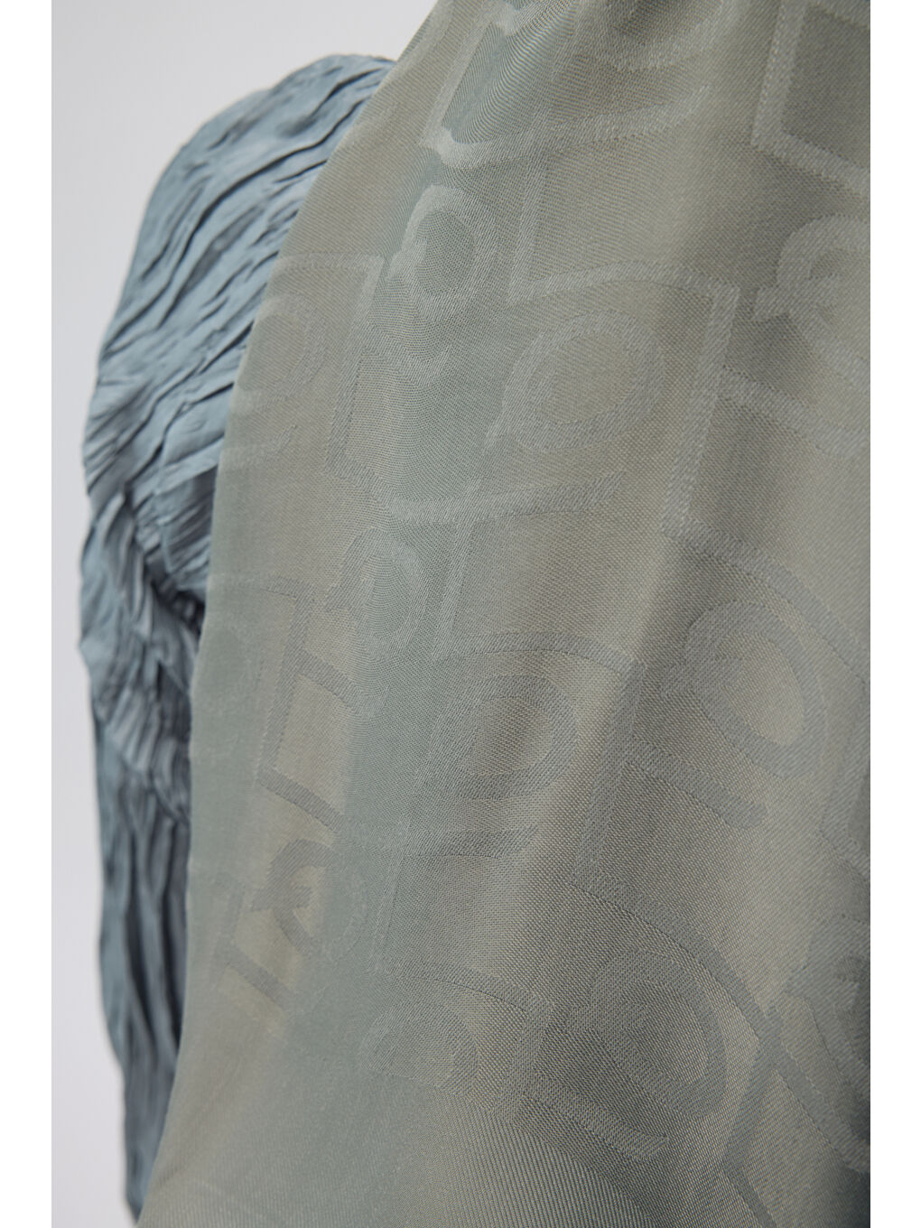 İpek Jakar Monogram Şal Gri-4