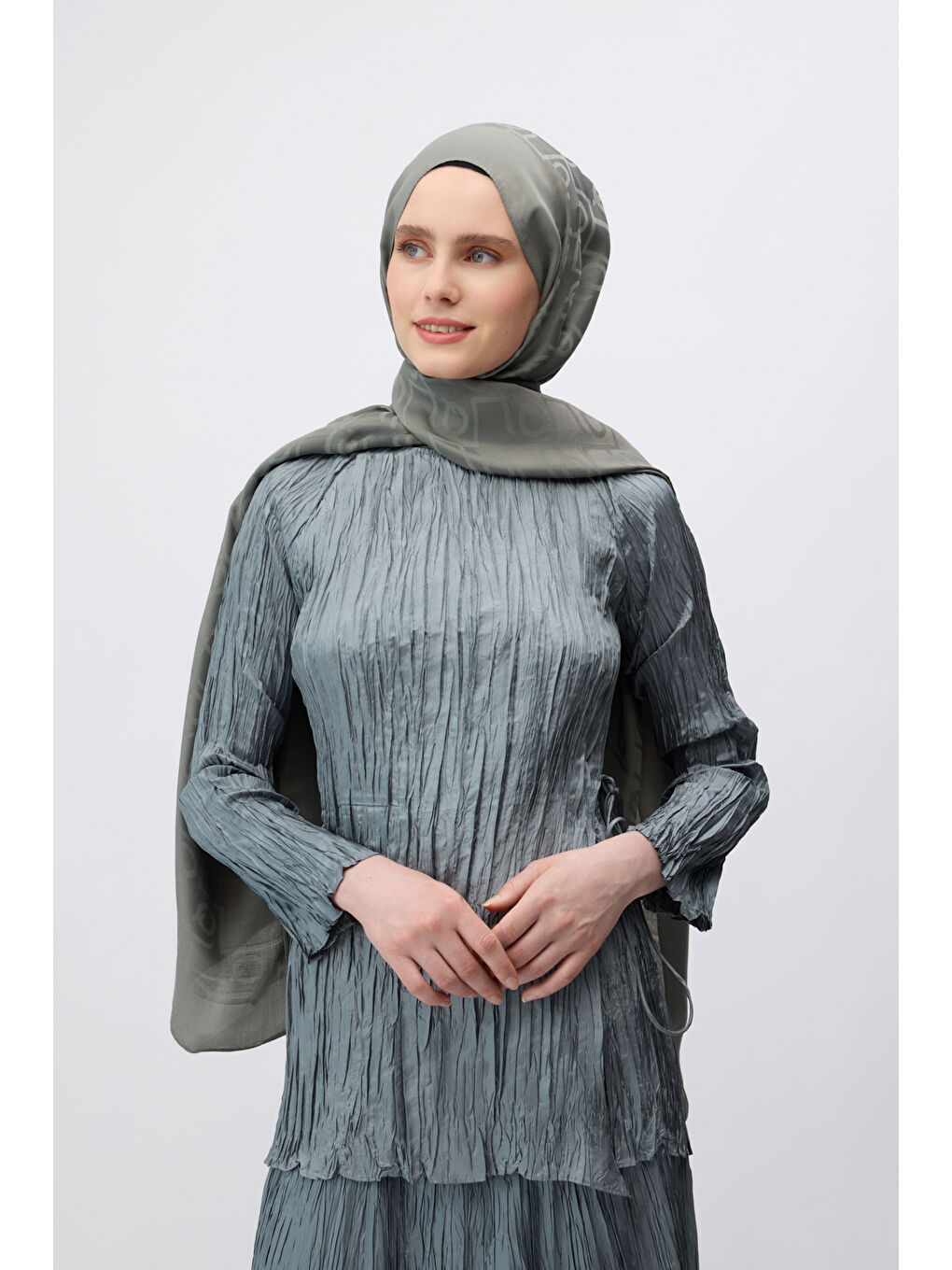 İpek Jakar Monogram Şal Gri-5