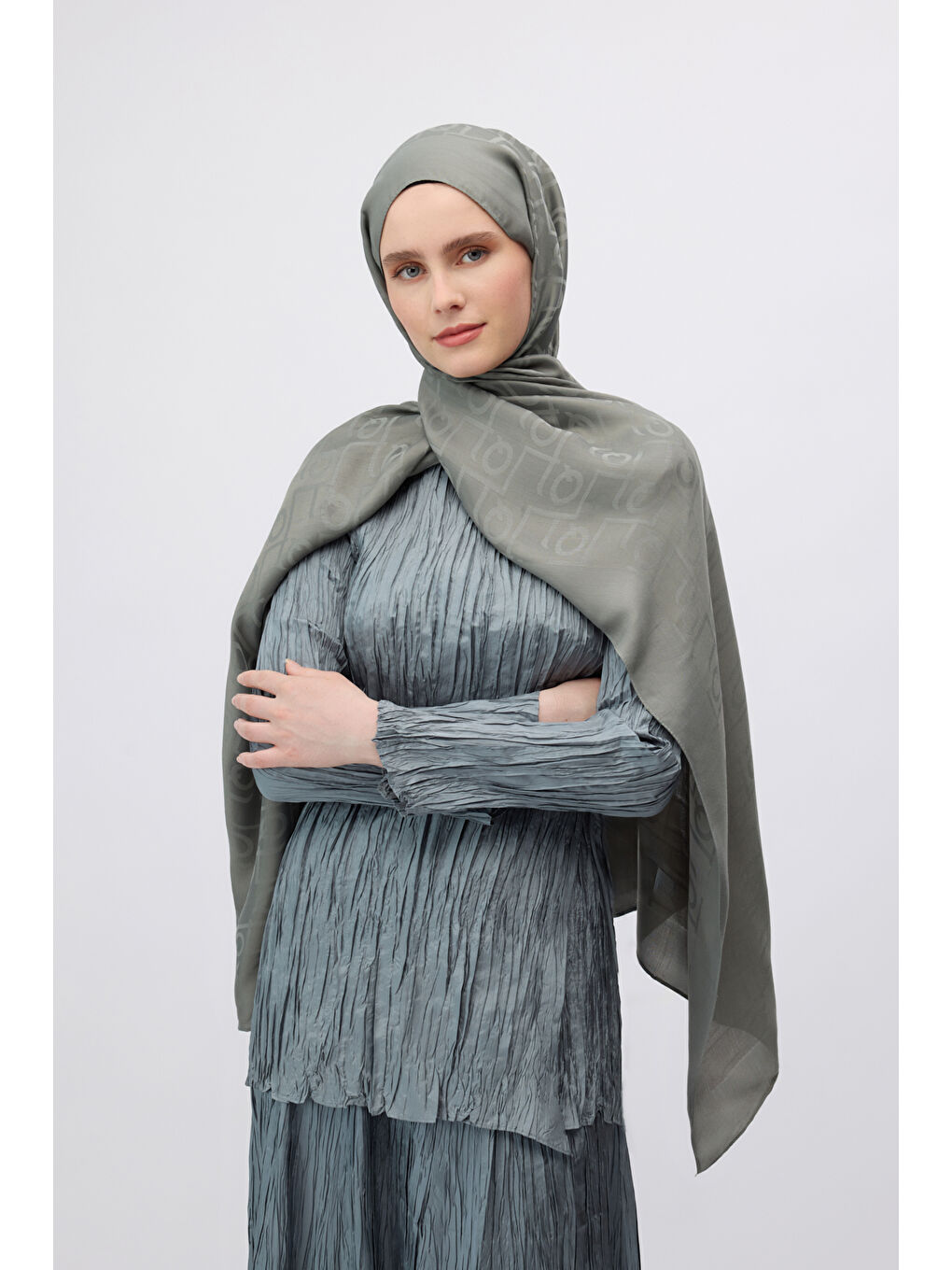 İpek Jakar Monogram Şal Gri-7