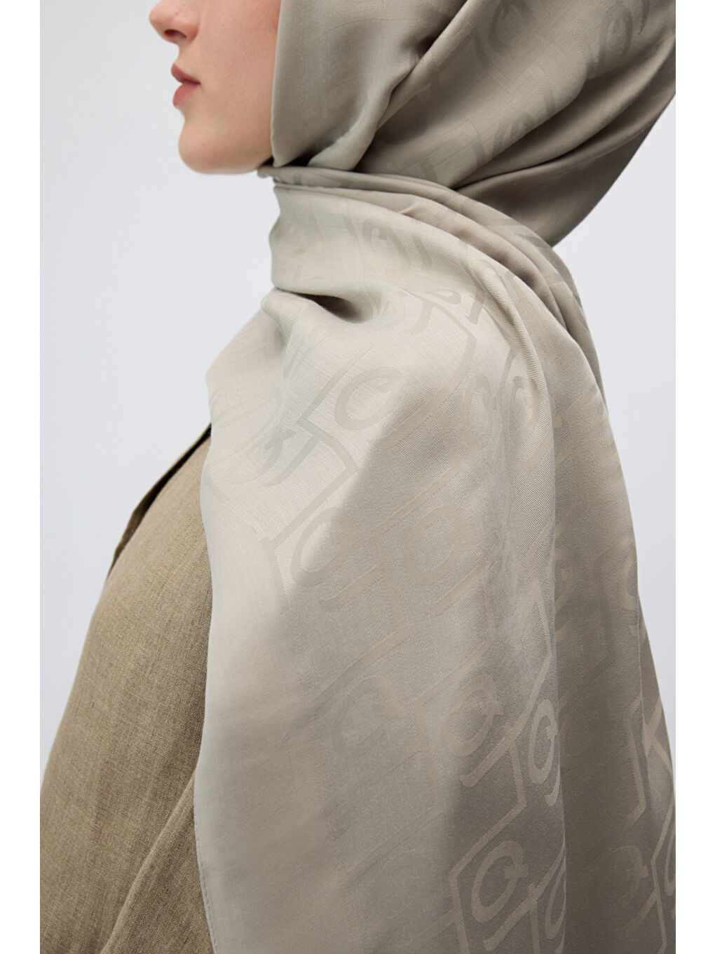 Bej İpek Jakar Monogram Şal Vizon-2