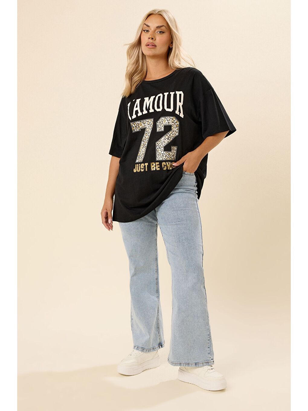 Siyah Büyük Beden Bisiket Yaka Kısa Kollu Yazı Baskılı T-shirt 304287