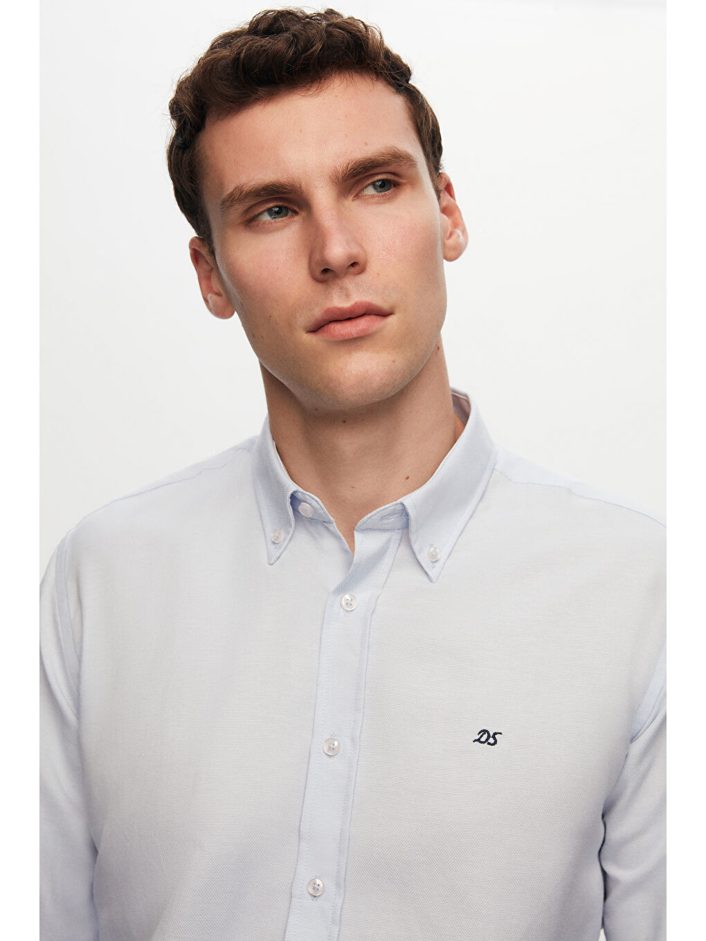 Slim Fit Mavi Oxford Düğmeli Yaka Kolay Ütülenebilir Nakış Detaylı Pamuklu Gömlek-1