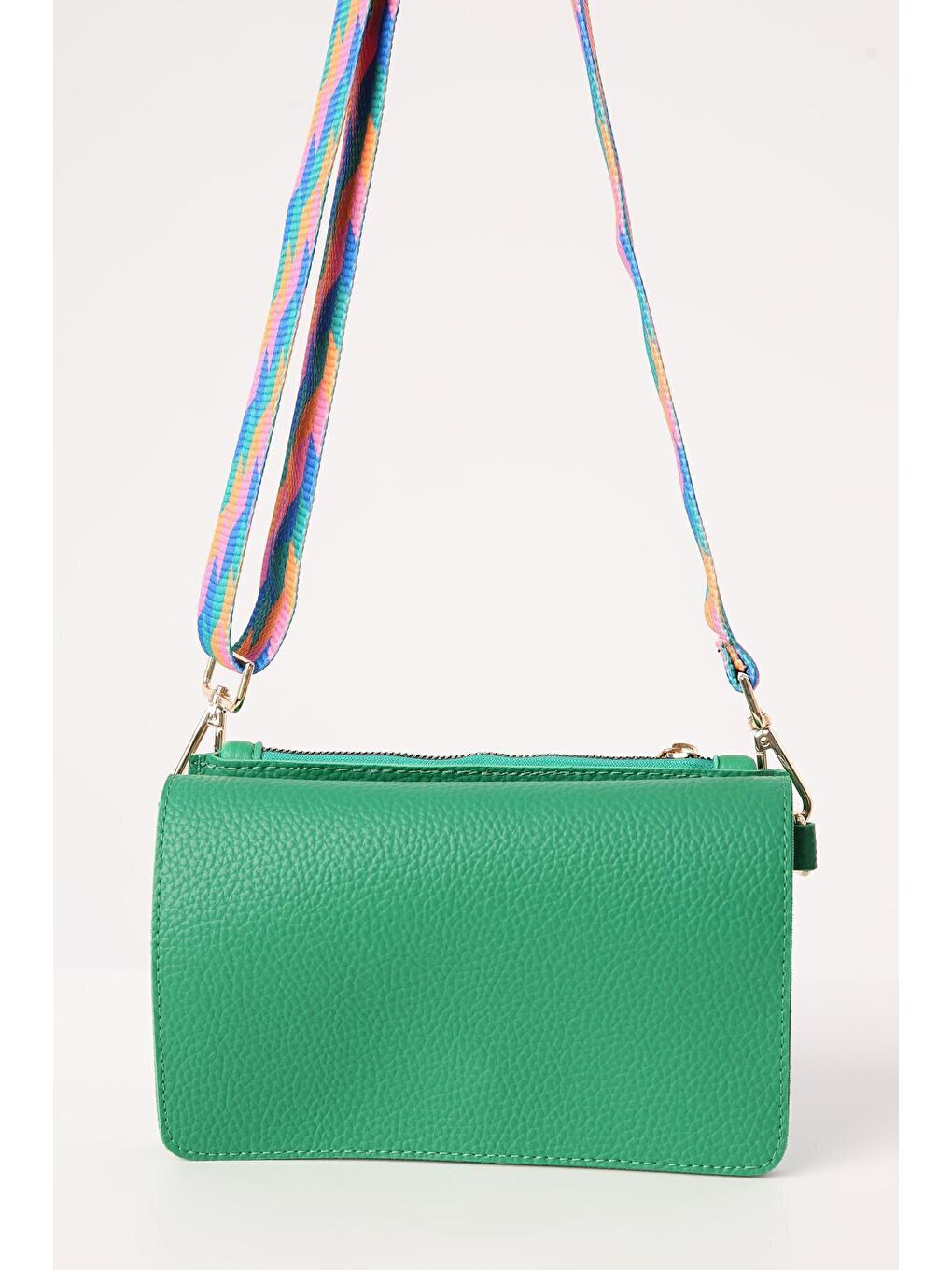 Yeşil Çimen Desenli Askılı Suni Deri Omuz Çantası-1