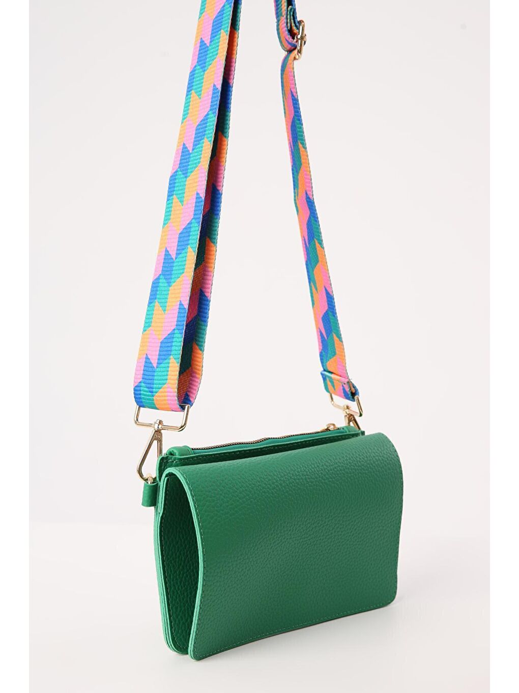 Yeşil Çimen Desenli Askılı Suni Deri Omuz Çantası-2