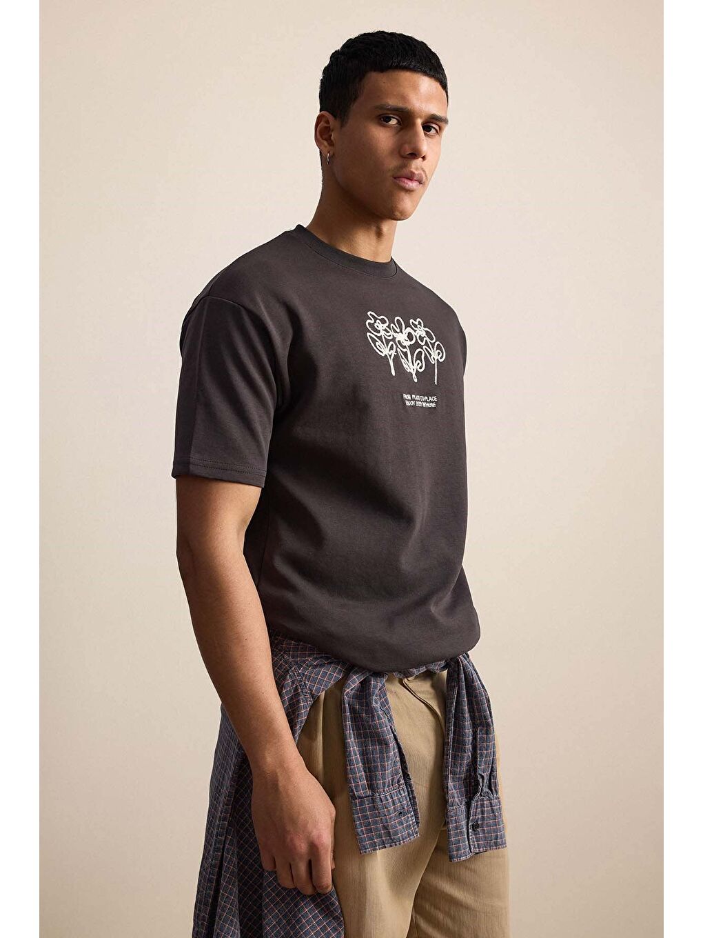 Kahverengi Erkek Oversize Çiçek Nakışlı T-Shirt Kahve-5