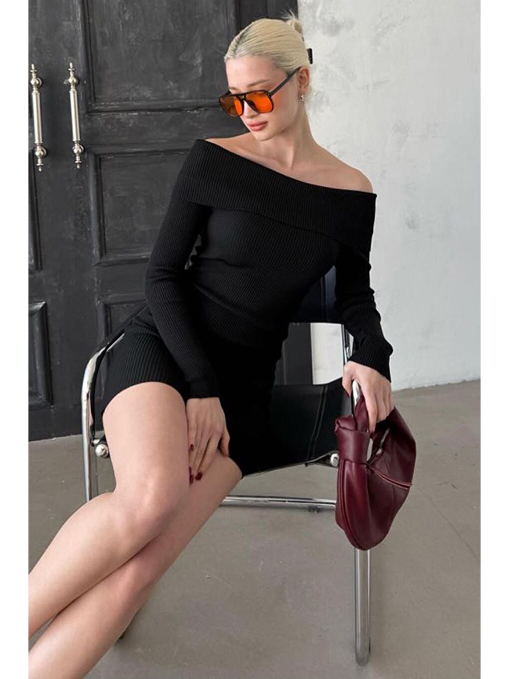 Siyah Madonna Yaka Uzun Kollu Mini Elbise Mg1699-2