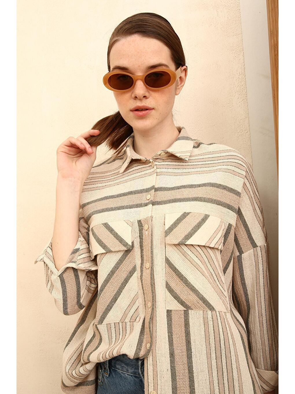 Ekru-Haki Çizgili Kapaklı Cepli Viskon Keten Gömlek-4