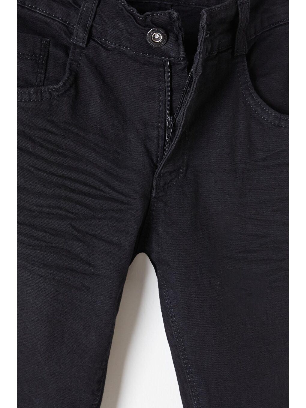 Erkek Çocuk Siyah Eskitmeli Dar Paça Jean Pantolon 16177-1