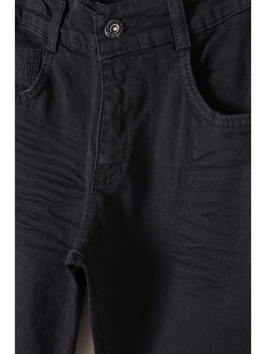 Erkek Çocuk Siyah Eskitmeli Dar Paça Jean Pantolon 16177-2