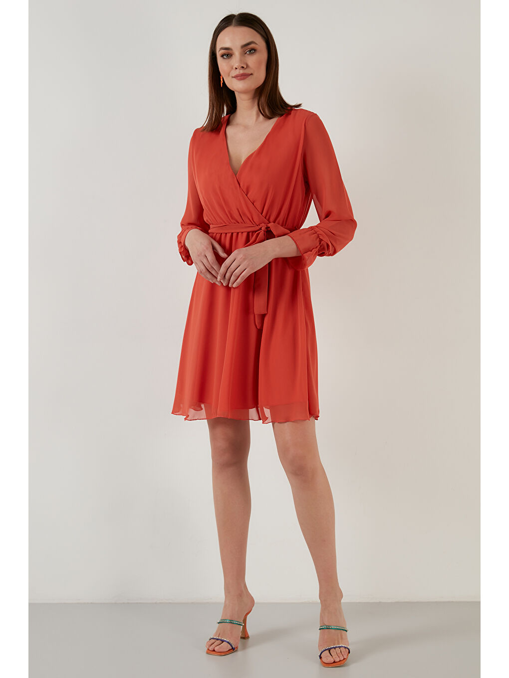Turuncu Kruvaze Yaka Bağlama Detaylı Şifon Mini Elbise 6051467-6