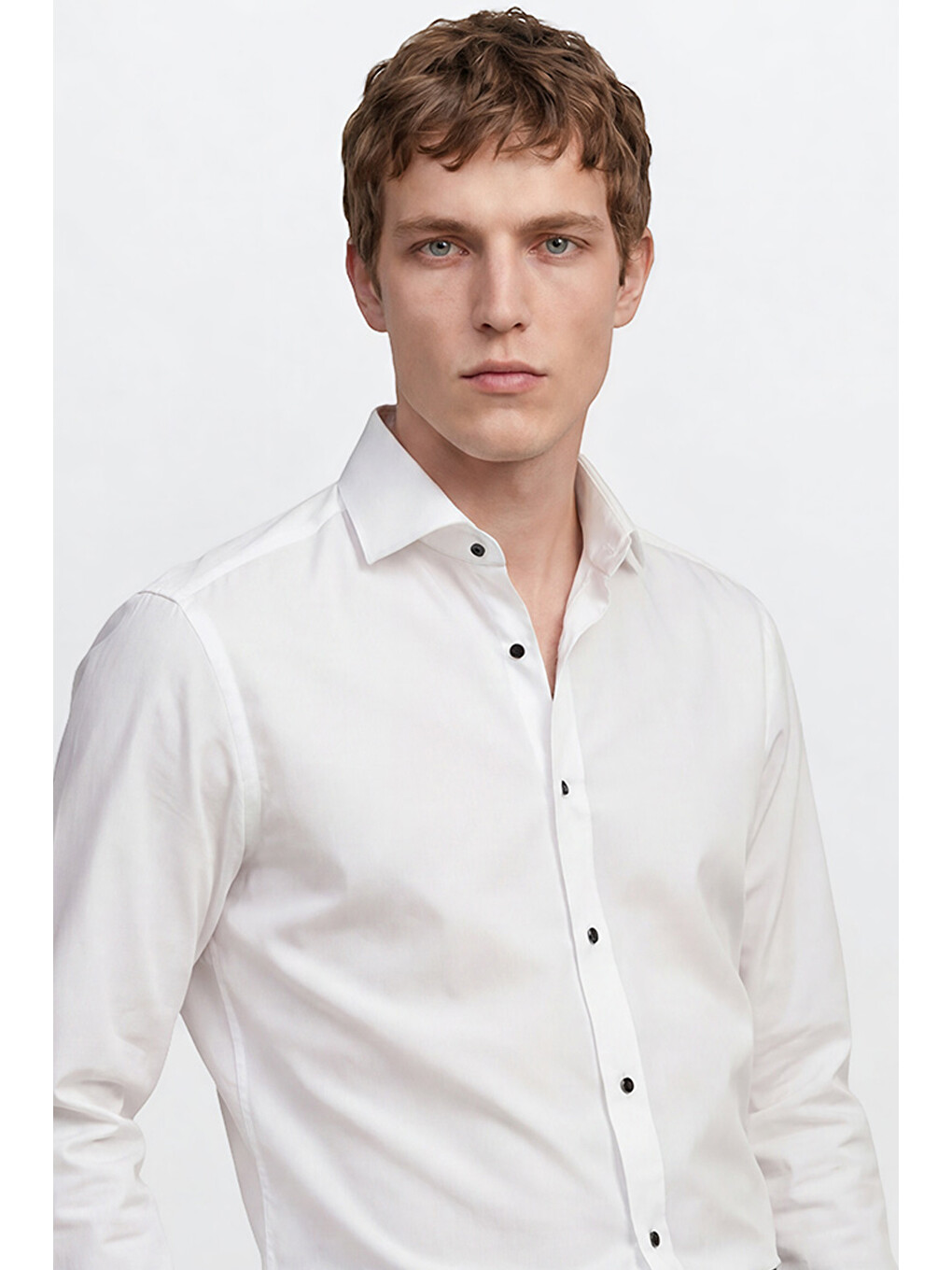 Erkek Beyaz Pamuklu Slim Fit Dar Kesim Ata Yaka Esnek Gömlek-3