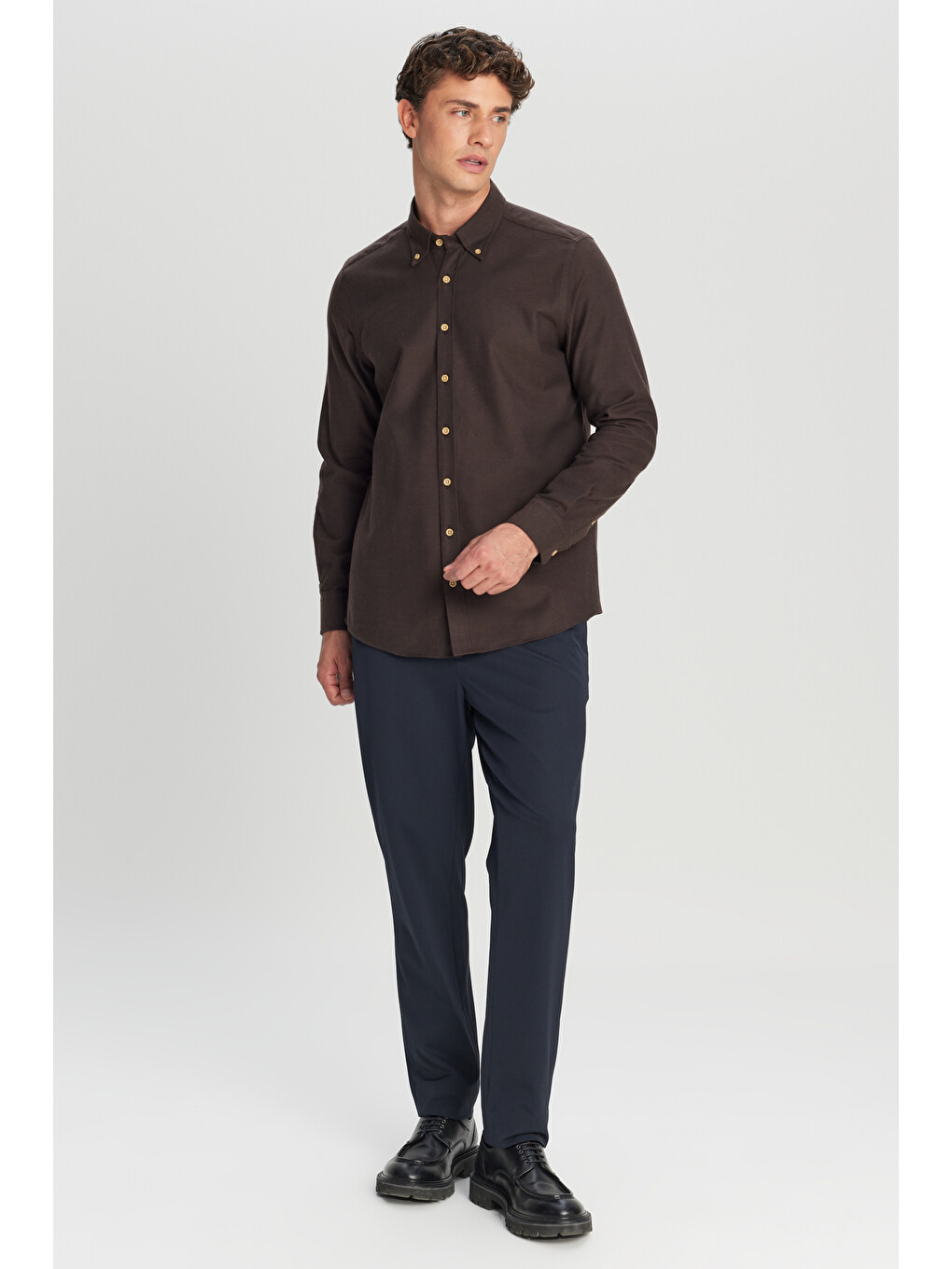 Erkek Kahverengi %100 Pamuk Slim Fit Dar Kesim Düğmeli Yaka Diagonal Desenli Flanel Gömlek-1
