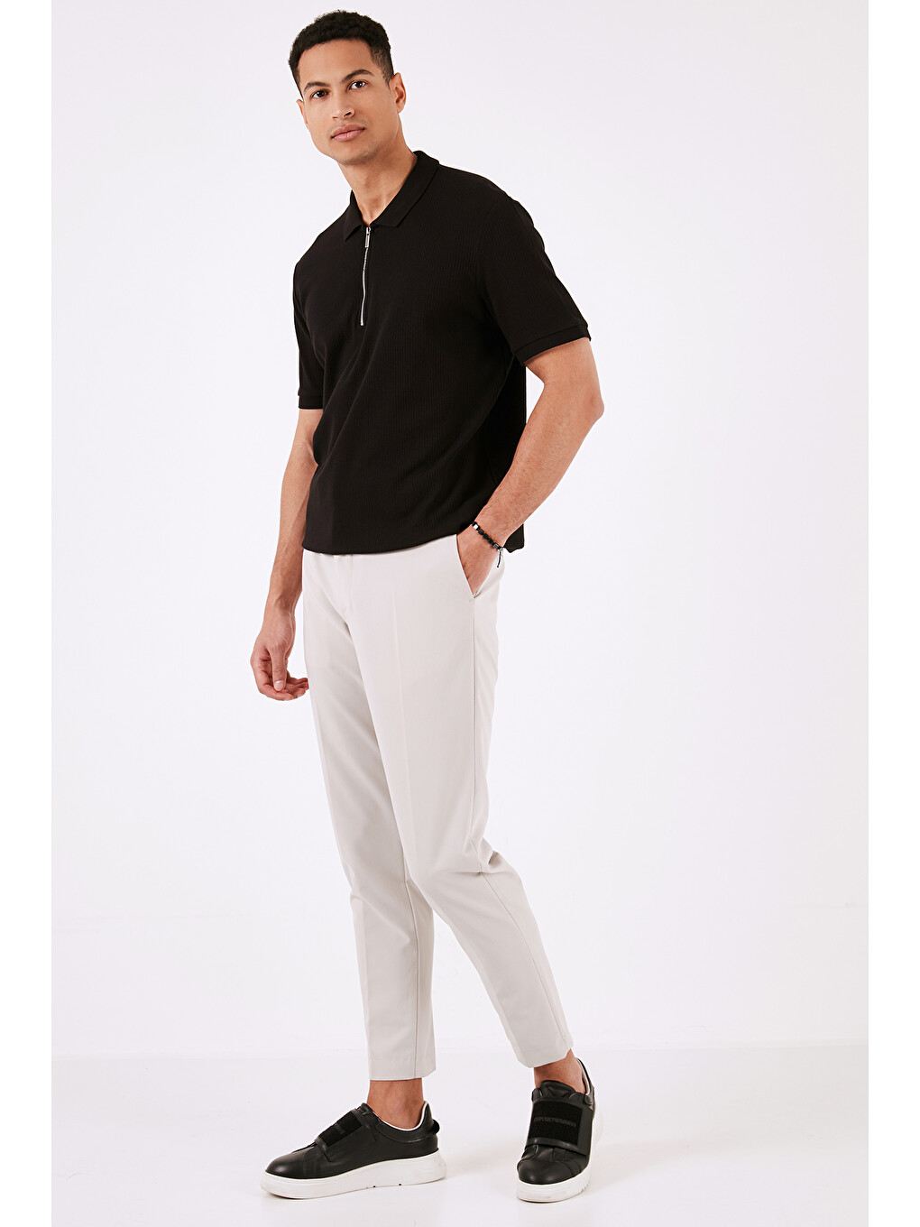Siyah Pamuklu Regular Fit Fermuarlı Erkek Polo Yaka T Shirt 5902738-2