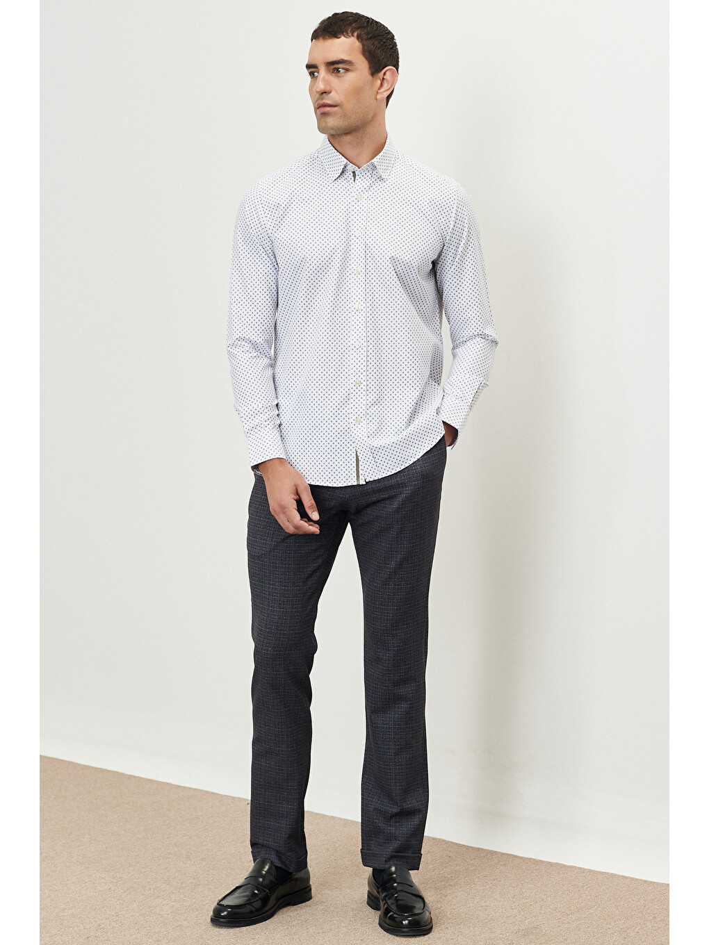 Erkek Beyaz-haki Slim Fit Dar Kesim Düğmeli Yaka Baskılı Gömlek-1