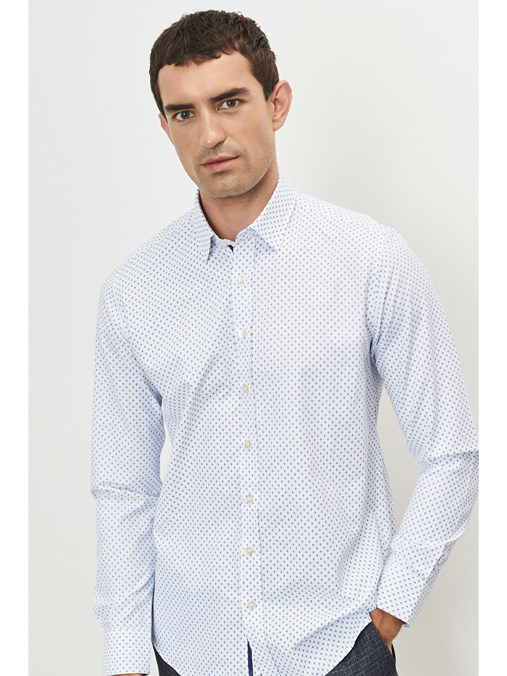 Erkek Beyaz-mavi Slim Fit Dar Kesim Düğmeli Yaka Baskılı Gömlek-2