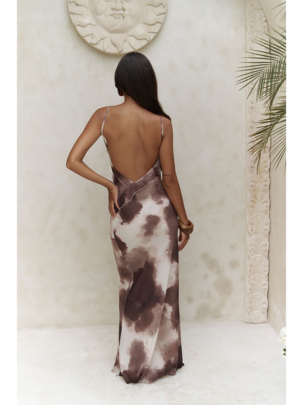 Kahverengi Purtyas Fırfır Detaylı Kahve Uzun Elbise-3